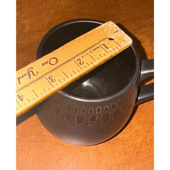 Gallery Bomba Black Ceramic Mug With Etched Design 12 Oz Dishwasher & Microwave - Picture 6 of 6